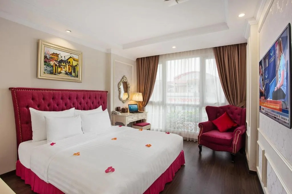 Suite with City View — Luxury Old Quarter Hotel & Gym